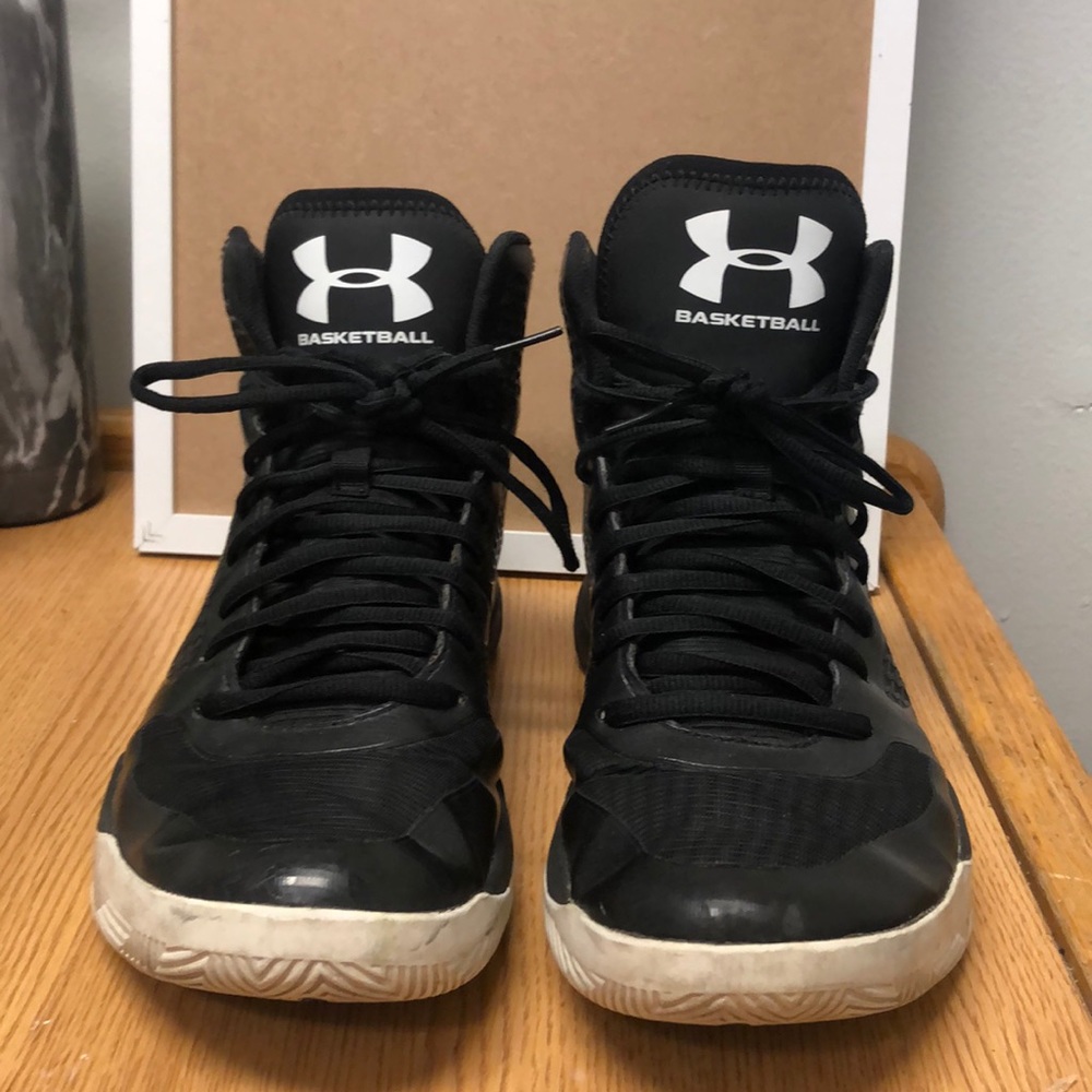 Under armor basketball shoes! Lightly used